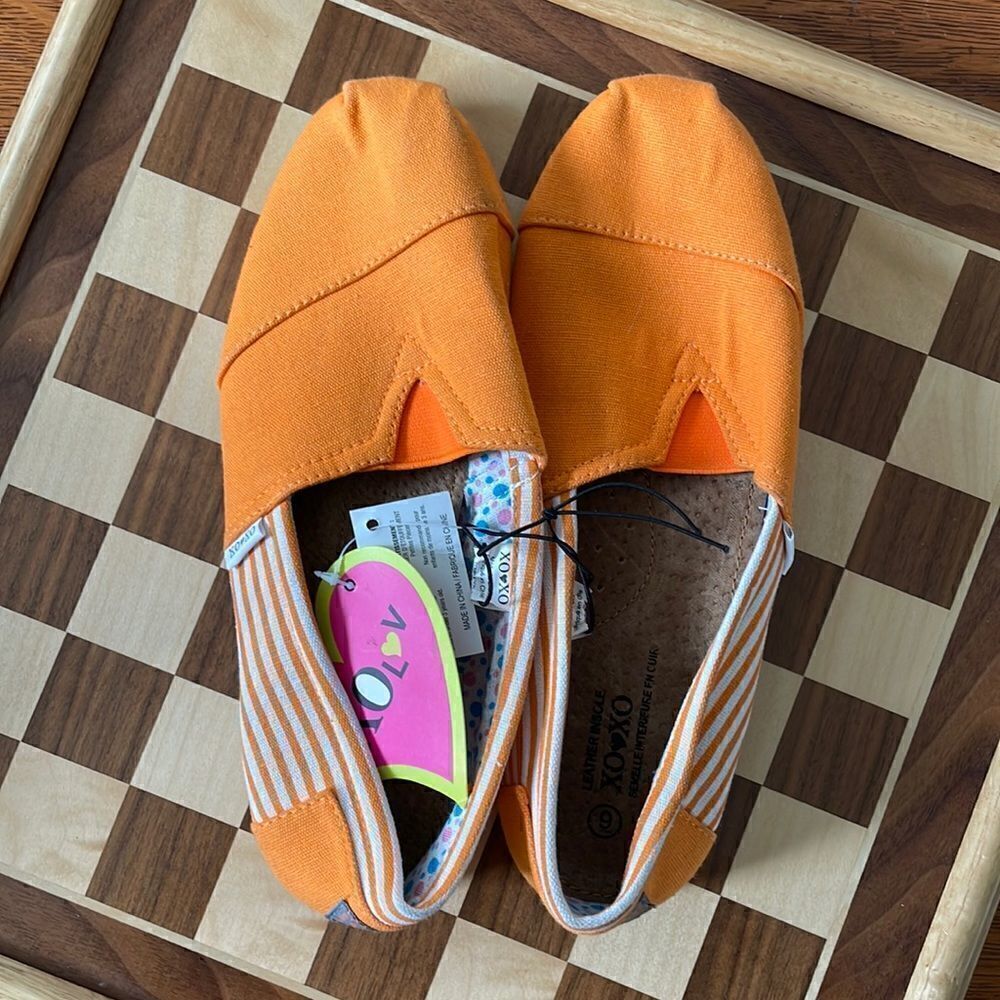 NWT XOXO Orange and White Striped Flats Size 9